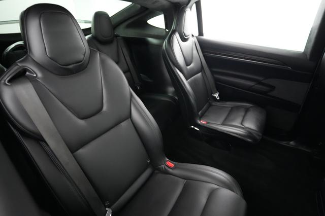 2023 Tesla Model X — photo 4 of 28