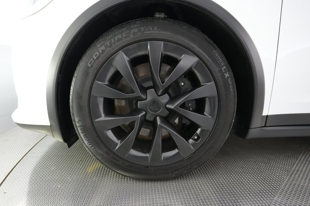 2023 Tesla Model X — photo 15 of 28