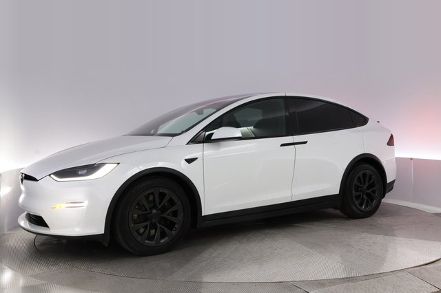 2023 Tesla Model X — photo 14 of 28