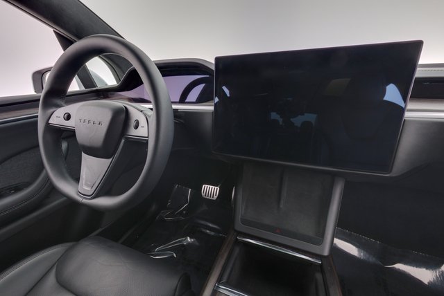 2023 Tesla Model X — photo 22 of 28
