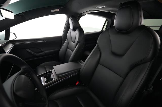 2023 Tesla Model X — photo 3 of 28