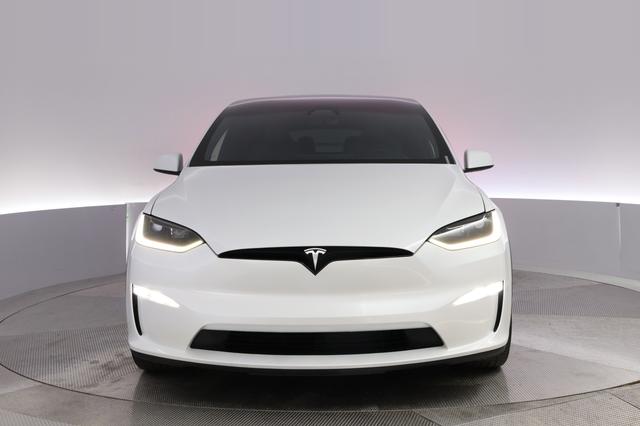 2023 Tesla Model X — photo 9 of 28