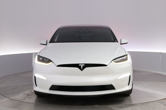2023 Tesla Model X — photo 9 of 28