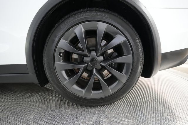 2023 Tesla Model X — photo 7 of 28