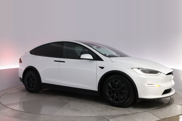 2023 Tesla Model X — photo 11 of 28