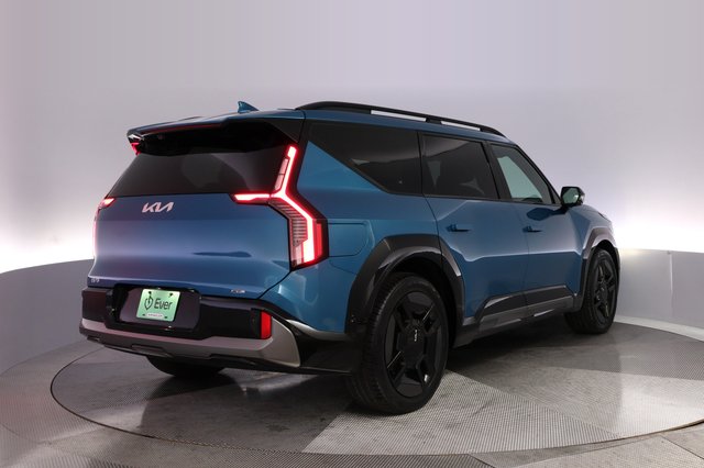 2024 Kia EV9 — photo 2 of 26