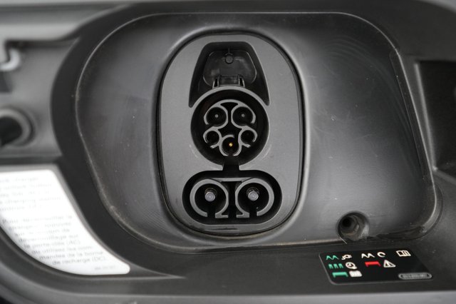 2024 Audi Q4 e-tron — photo 8 of 23