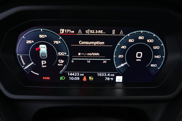 2024 Audi Q4 e-tron — photo 5 of 23