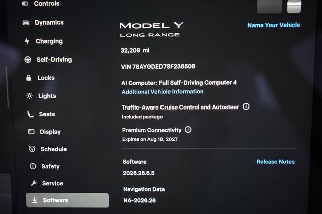 2025 Tesla Model Y — photo 5 of 21