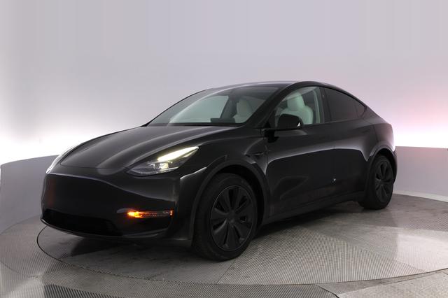 2025 Tesla Model Y — VIN 7SAYGDED7SF236508
