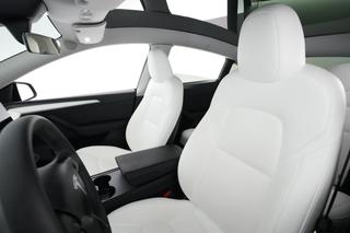 2025 Tesla Model Y — photo 3 of 24