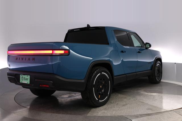 2025 Rivian R1T — photo 2 of 25