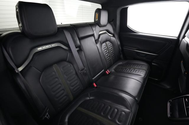 2025 Rivian R1T — photo 4 of 25