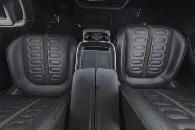 2025 Rivian R1T — photo 22 of 25