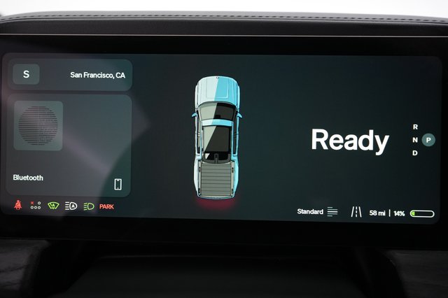 2025 Rivian R1T — photo 23 of 25