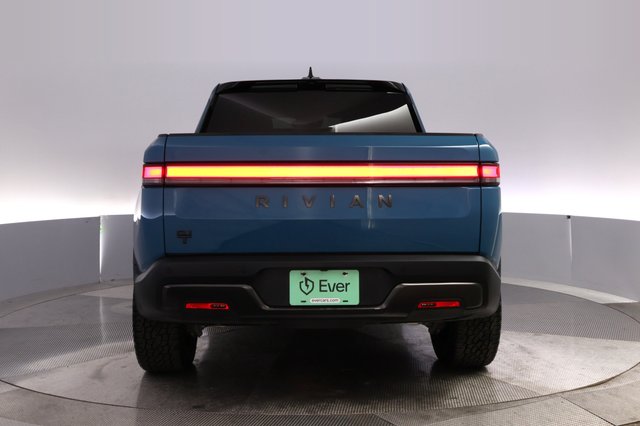 2025 Rivian R1T — photo 12 of 25