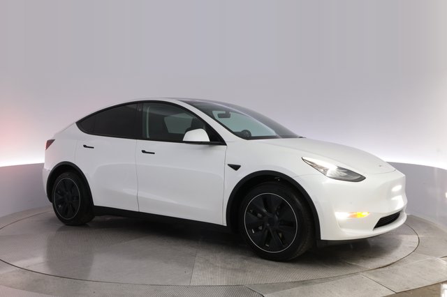 2021 Tesla Model Y — photo 11 of 27
