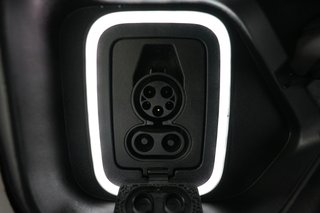 2022 Rivian R1T — photo 8 of 25