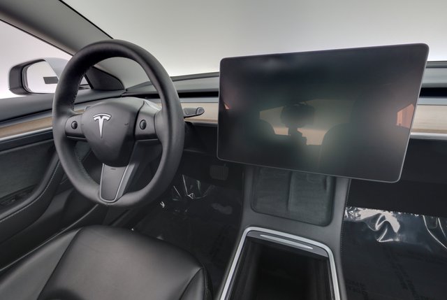 2023 Tesla Model 3 — photo 20 of 24