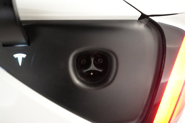 2023 Tesla Model 3 — photo 8 of 24