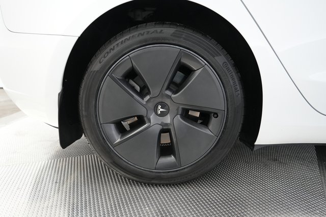 2023 Tesla Model 3 — photo 17 of 24