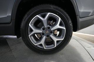 2024 Rivian R1T — photo 7 of 25