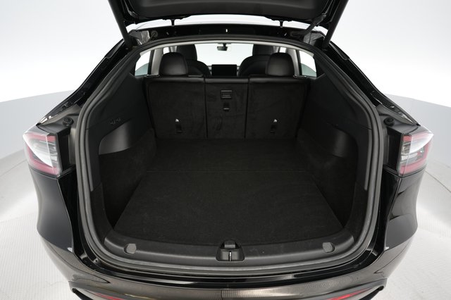 2022 Tesla Model Y — photo 6 of 26