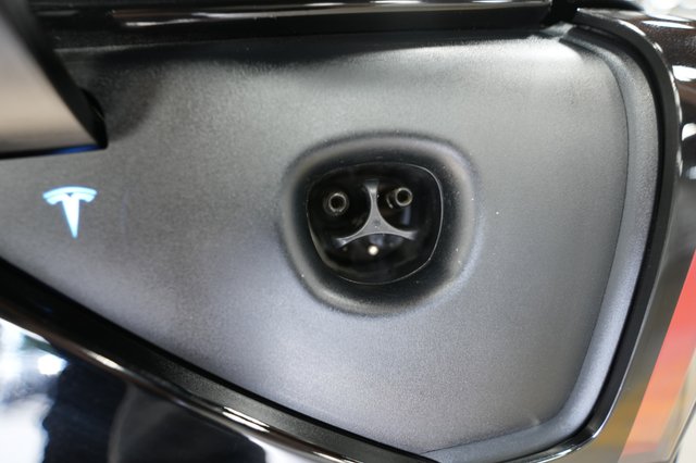 2022 Tesla Model Y — photo 8 of 26