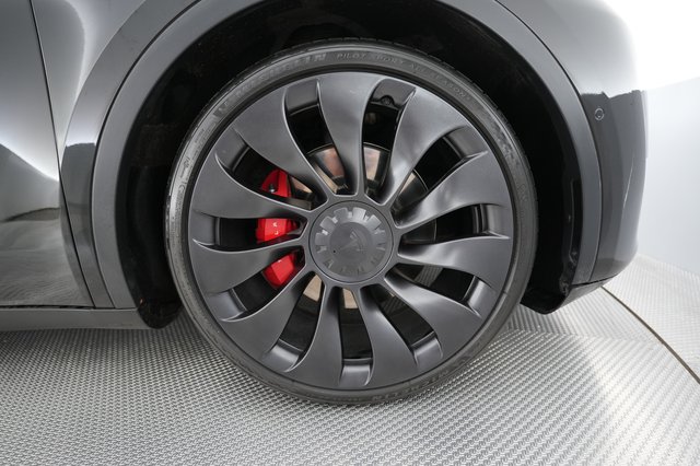 2022 Tesla Model Y — photo 16 of 26