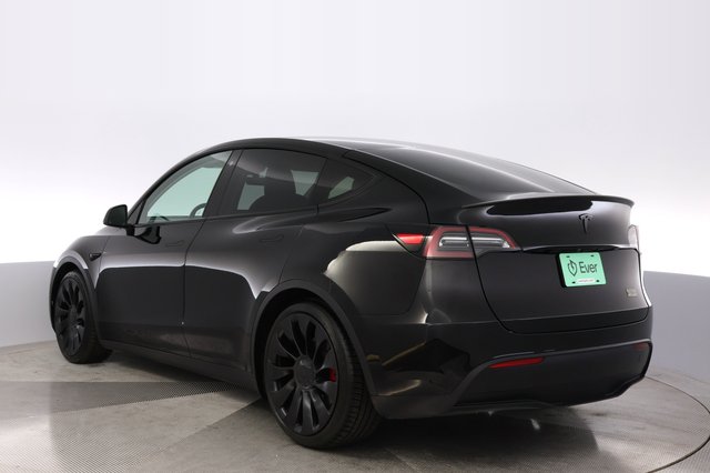 2022 Tesla Model Y — photo 13 of 26