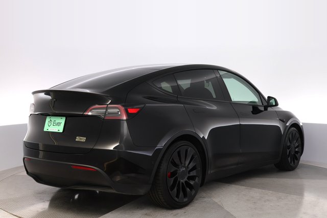 2022 Tesla Model Y — photo 2 of 26