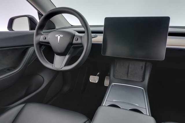 2022 Tesla Model Y — photo 20 of 26