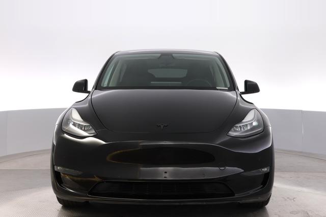 2022 Tesla Model Y — photo 9 of 26