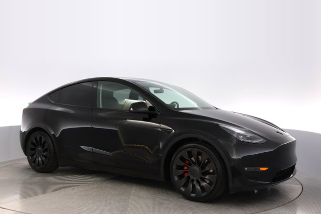 2022 Tesla Model Y — photo 11 of 26