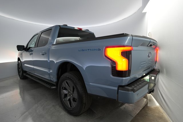 2023 Ford F-150 Lightning — photo 2 of 18