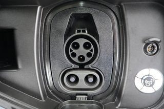2023 Ford F-150 Lightning — photo 8 of 18