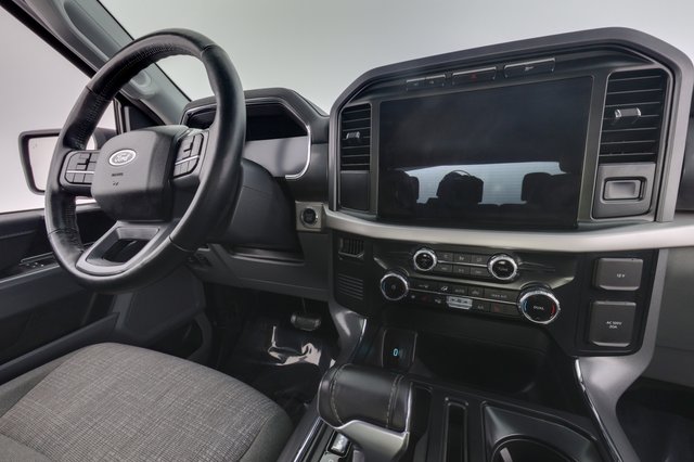 2023 Ford F-150 Lightning — photo 14 of 18