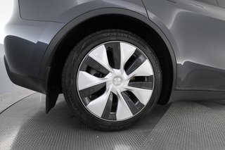 2024 Tesla Model Y — photo 7 of 29