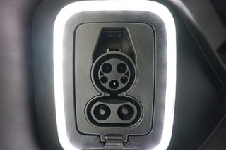 2023 Rivian R1T — photo 8 of 23