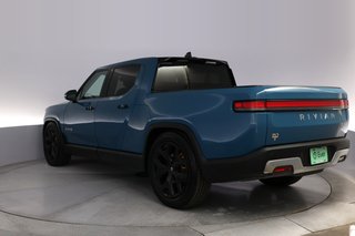 2023 Rivian R1T — photo 13 of 23