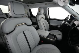 2023 Rivian R1T — photo 18 of 23