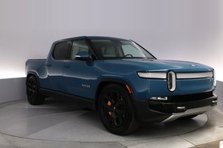 2023 Rivian R1T — photo 10 of 23