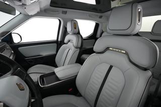 2023 Rivian R1T — photo 3 of 23