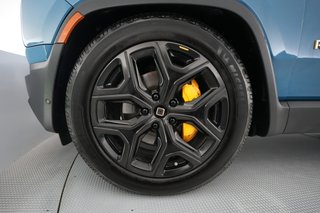2023 Rivian R1T — photo 15 of 23