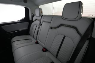 2023 Rivian R1T — photo 19 of 23