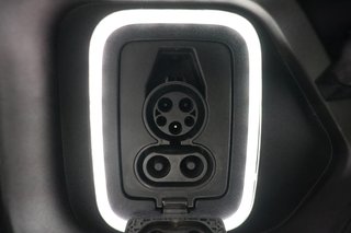 2022 Rivian R1T — photo 8 of 27