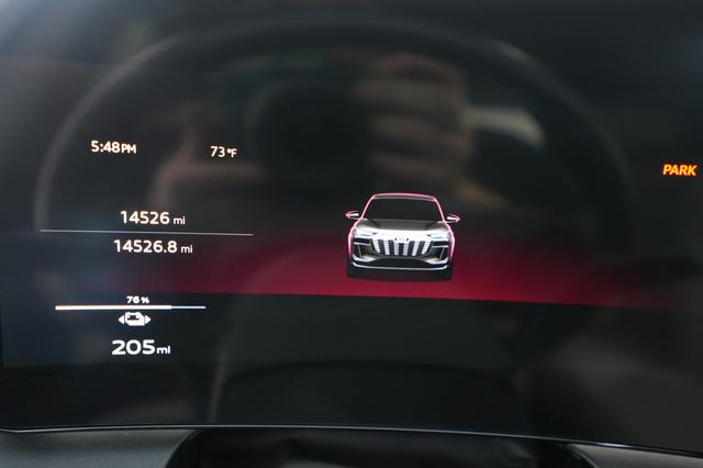 2025 Audi Q6 e-tron — photo 5 of 25