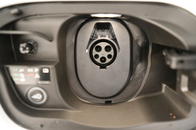2025 Audi Q6 e-tron — photo 23 of 25