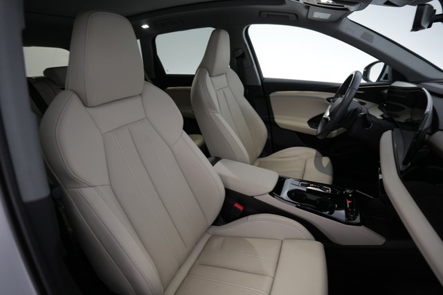 2025 Audi Q6 e-tron — photo 18 of 25