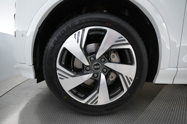2025 Audi Q6 e-tron — photo 7 of 25